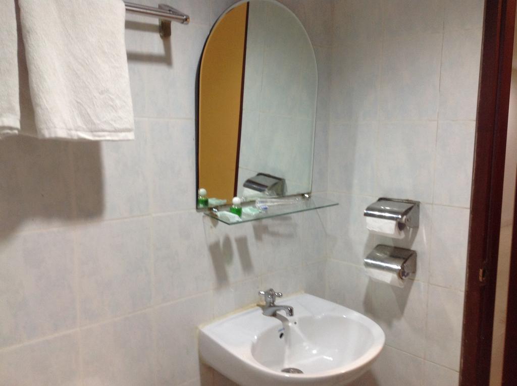 Lai Lai Mutiara Hotel Batam Exteriör bild