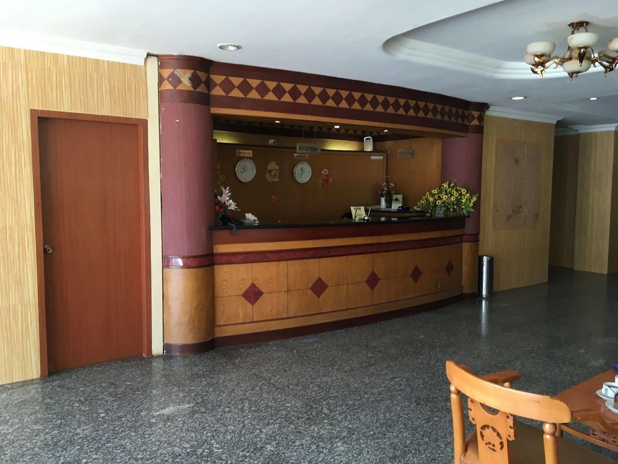 Lai Lai Mutiara Hotel Batam Exteriör bild